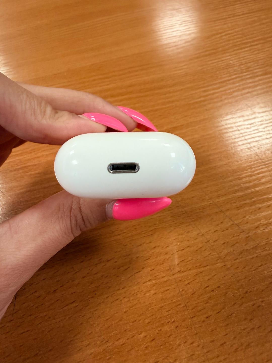 Apple Кейс от Наушников Apple AirPods — фото 2