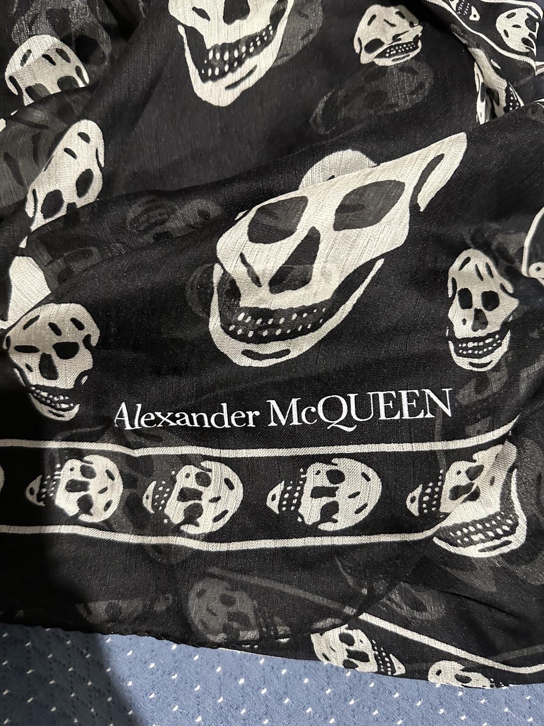 Нет бренда шлековый шифоновый платок Alexander McQueen — фото 2