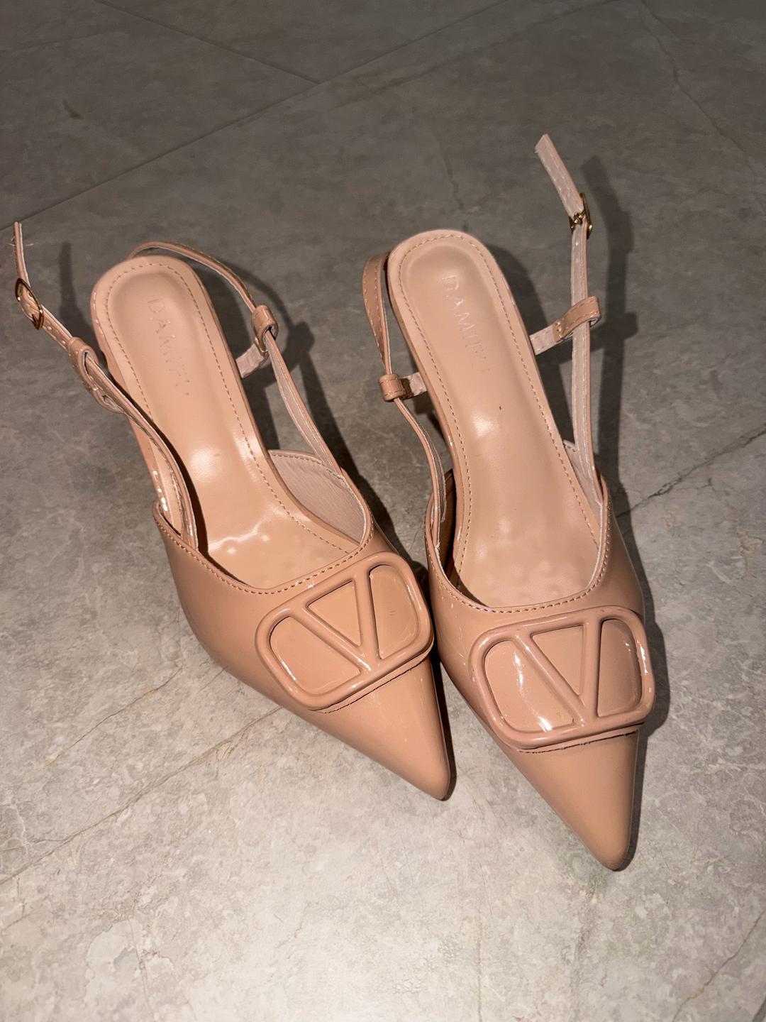 Нет бренда Туфли в стиле Valentino с культовой пряжкой VLogo — фото 2