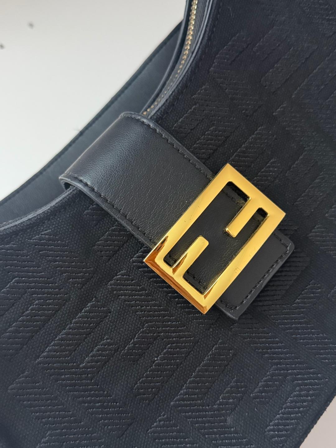 Fendi Сумка под fendi — фото 2