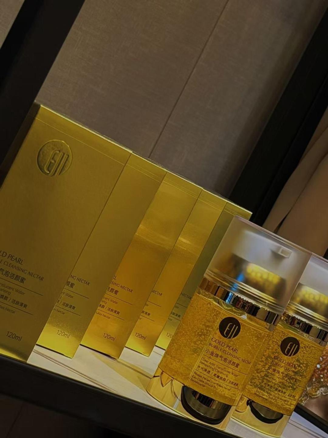 EJI Гель для умывания Gold Pearl Bubble Cleansing Nectar — фото 2