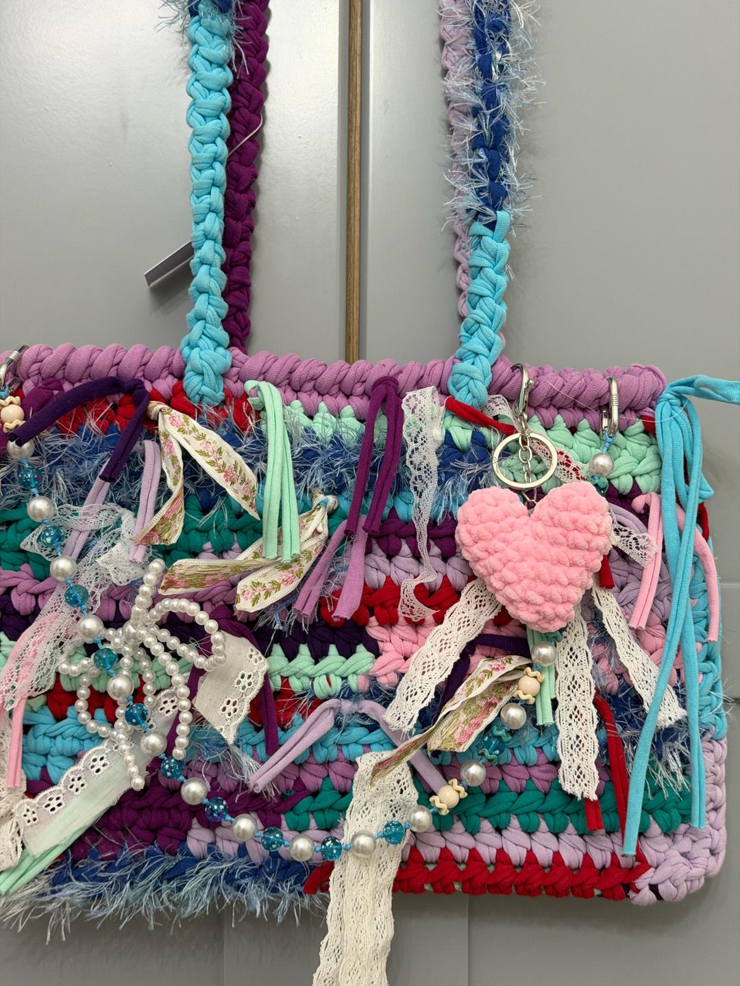 Handmade (ручная работа) Вязаная сумка ручной работы с декором — фото 2