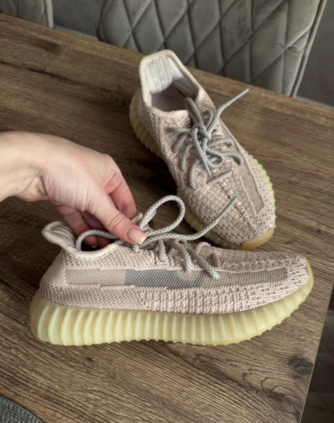 Adidas Кроссовки Yeezy Boost оригинал — фото 2