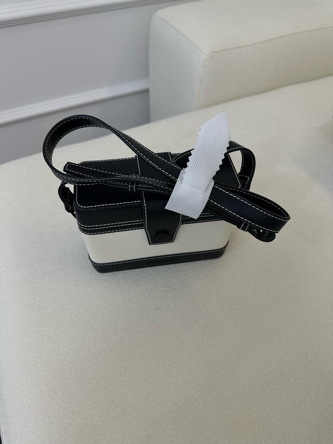 Charles & Keith Сумка кроссбоди Charles & Keith — фото 2
