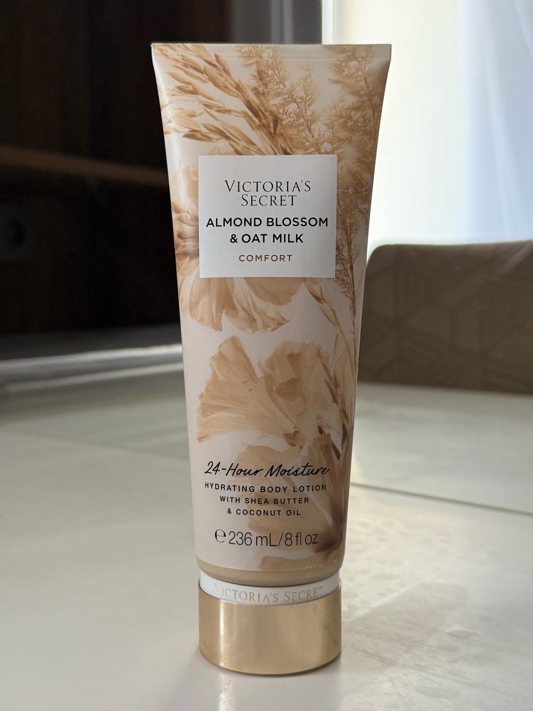 Victoria's Secret Victoria's Secret лосьон для тела Almond Blossom & Oat Milk — фото 2