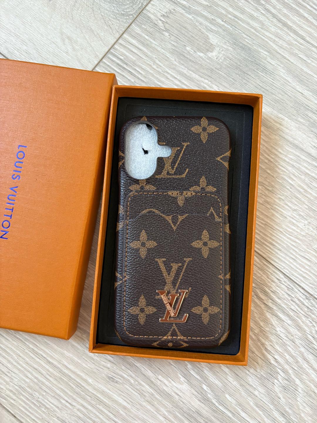 Louis Vuitton Чехол Louis Vuitton на iPhone 16 — фото 2