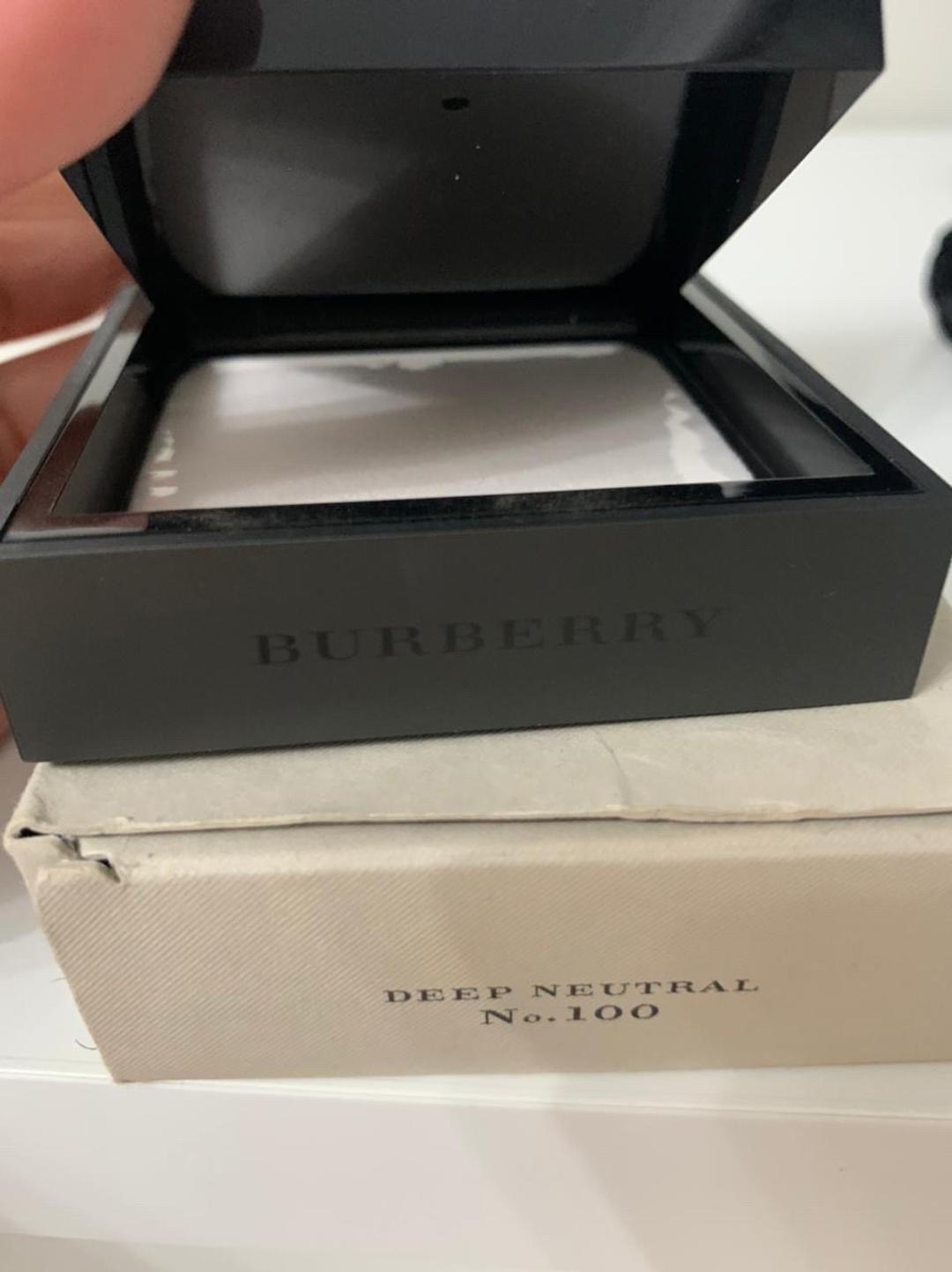 Burberry Пудра компактная — фото 2
