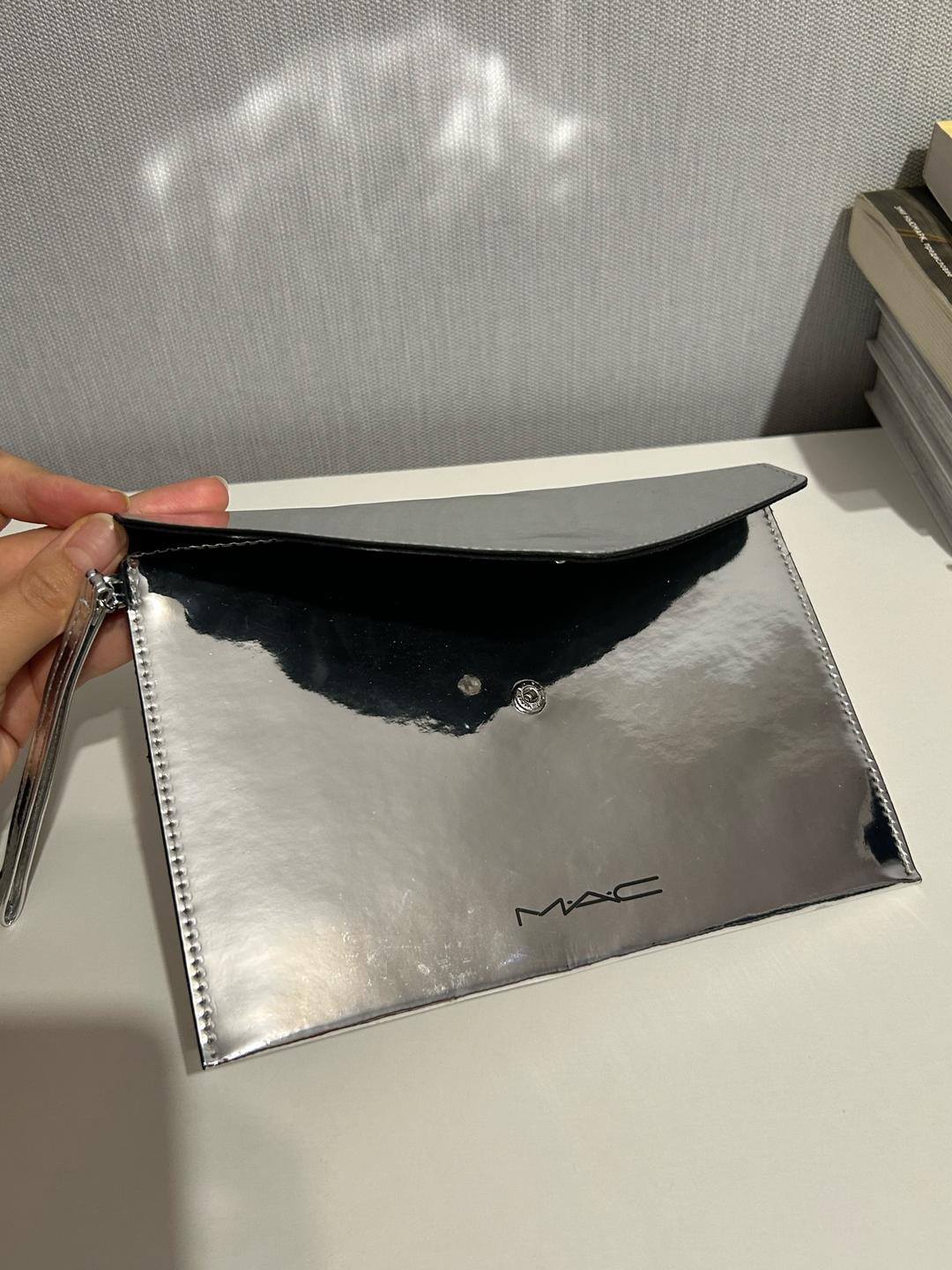 MAC Косметичка-клачт MAC — фото 2