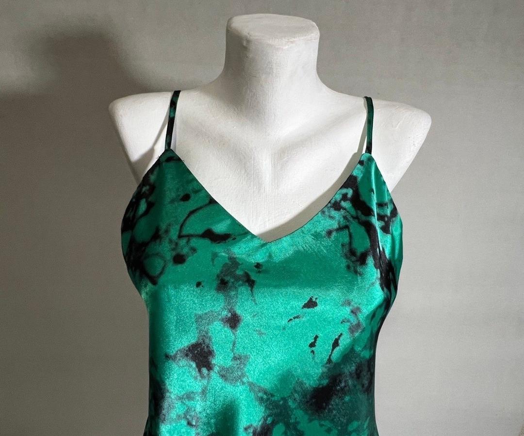 Topshop Топ  M 46 размер летний сатиновый майка Читайте описание Бюст 90-92 см — фото 2