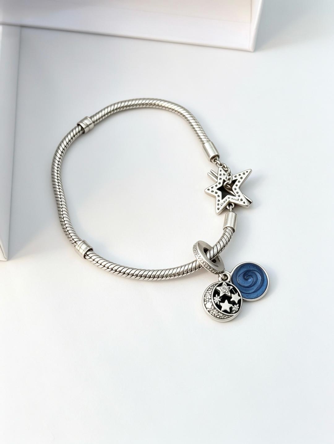 Pandora Браслет pandora с шармом — фото 2
