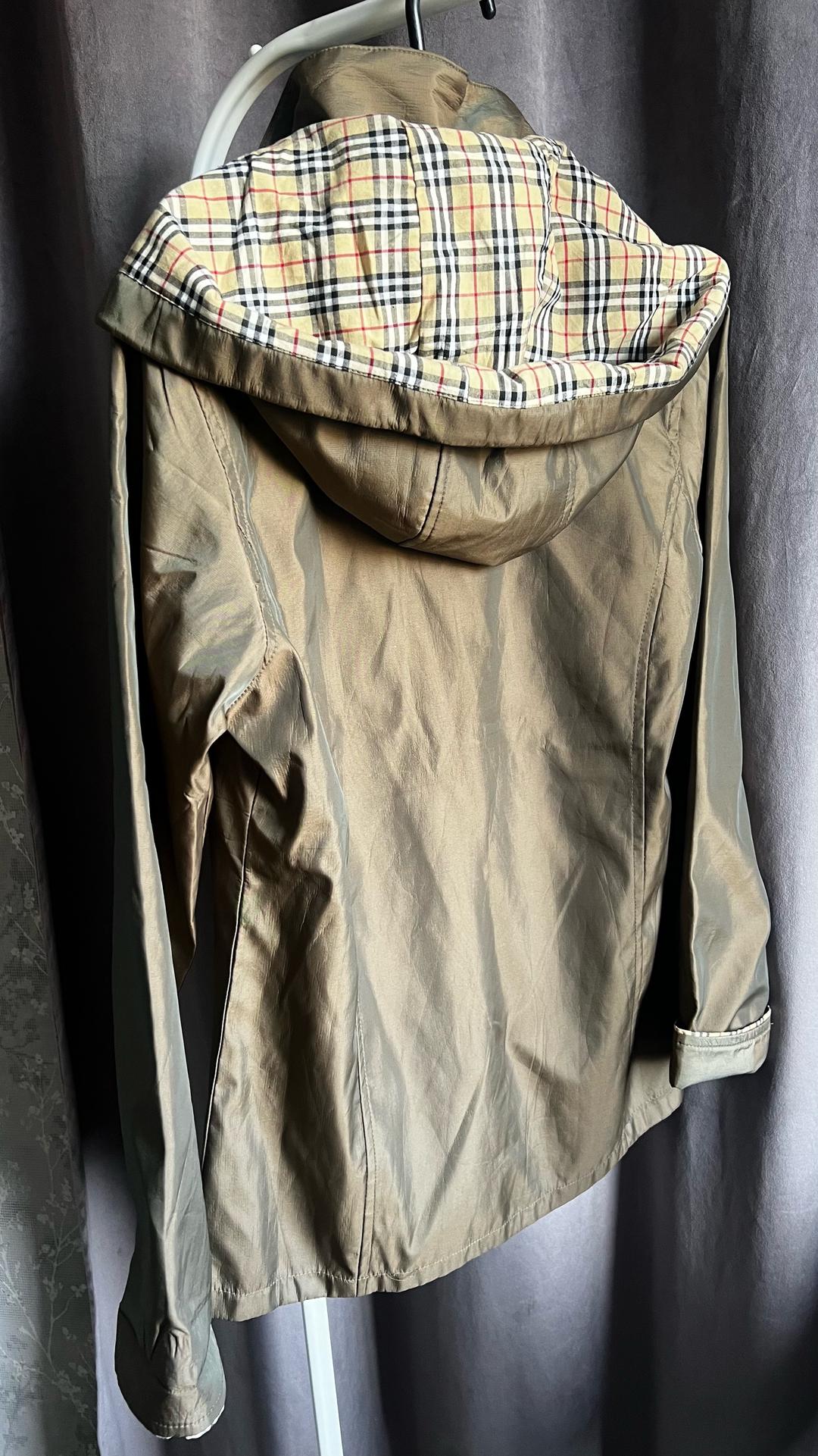 Куртка(ветровка) под Burberry — фото 2