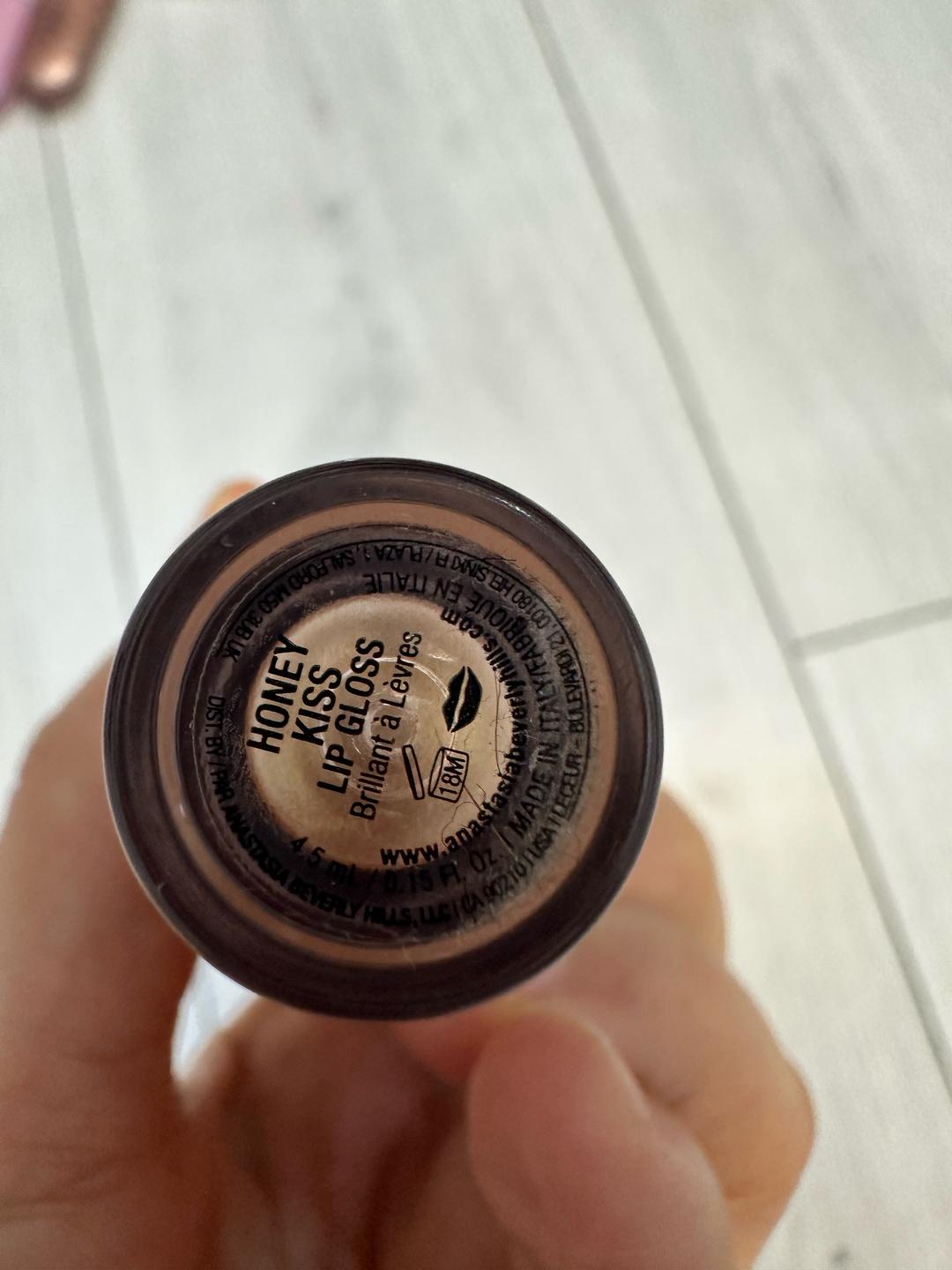 Anastasia Beverly Hills Блеск для губ Anastasia Beverly Hills Honey Kiss — фото 2