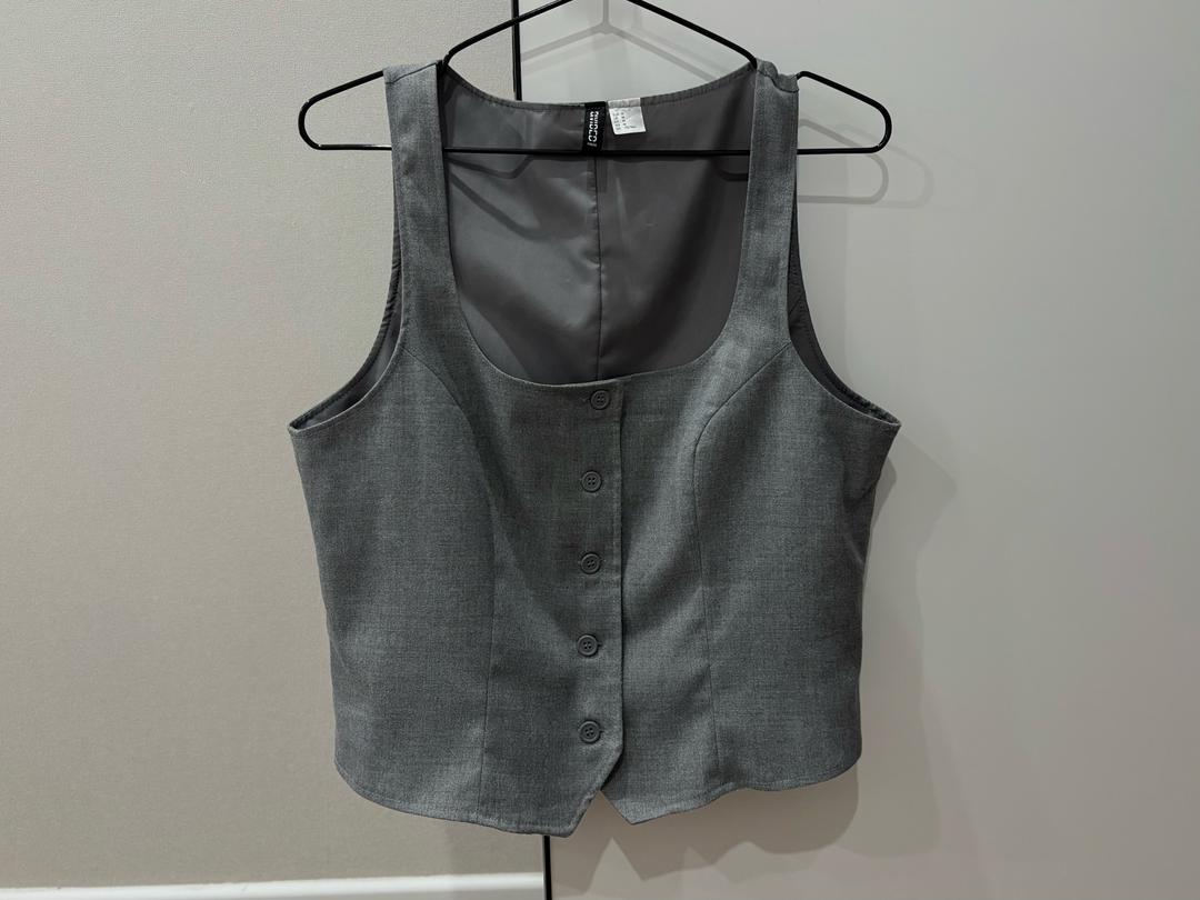 H&M серая жилетка H&M — фото 2