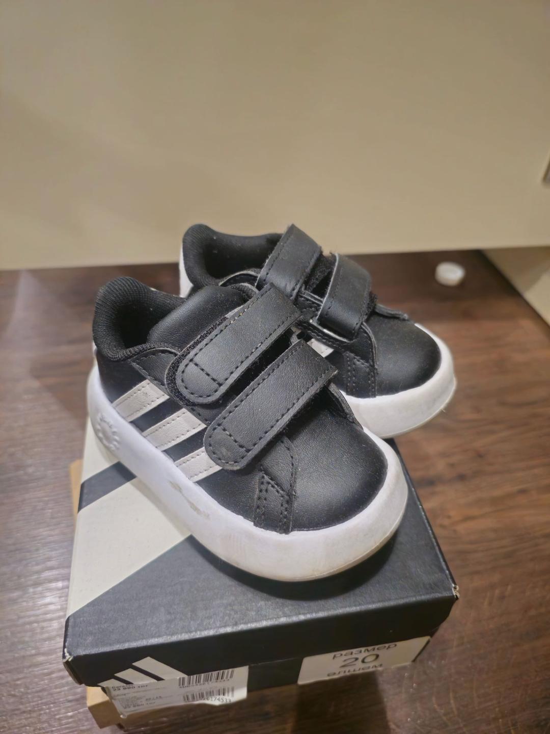 Adidas Детские кроссовки — фото 2