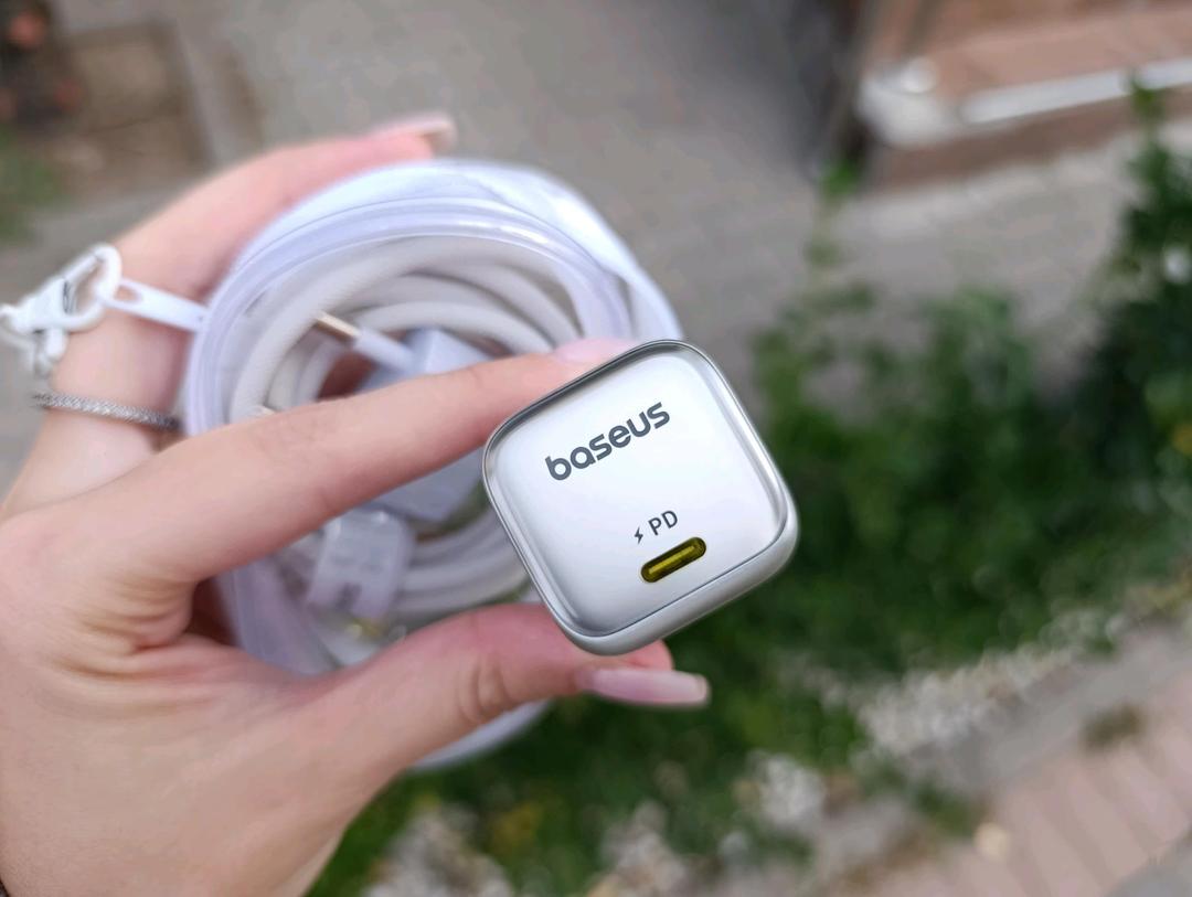 Baseus Baseus PD — новая мощная зарядка для iPhone 16 / 17 — фото 2