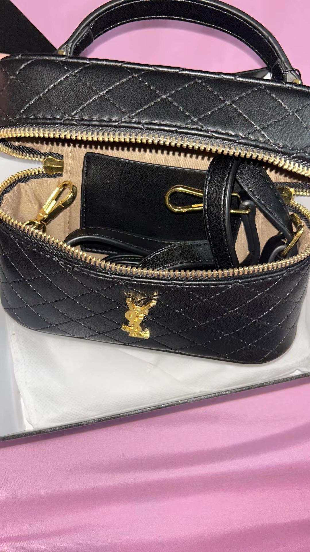 saint laurent paris Черная кожанная сумка — фото 2