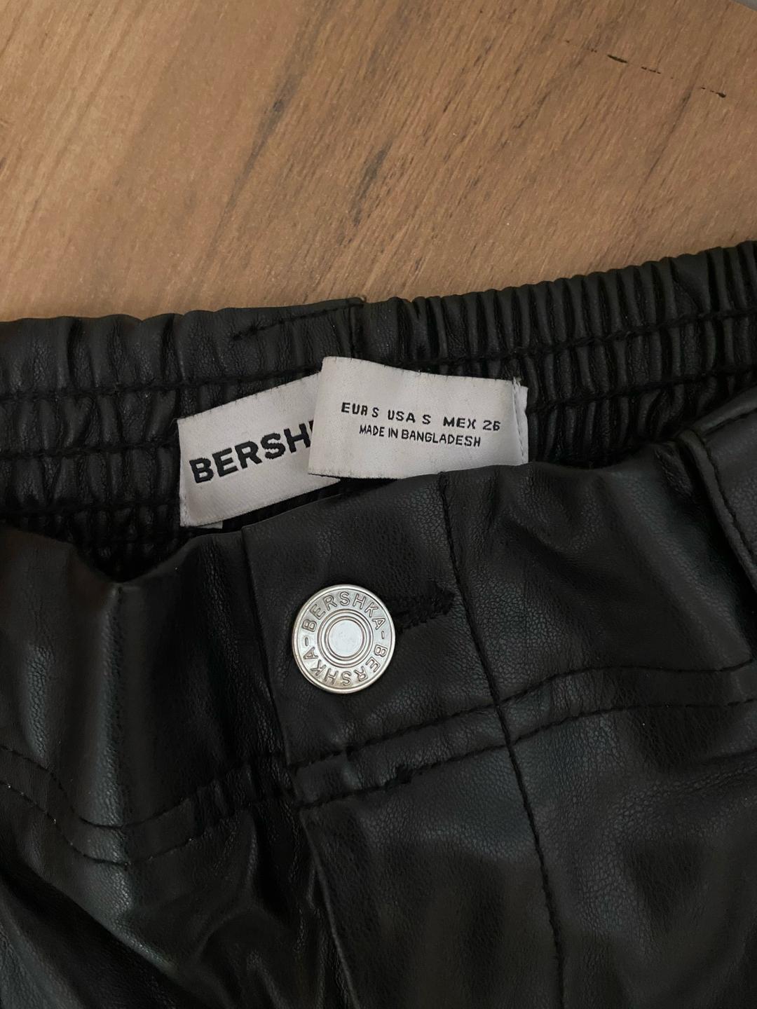 Bershka Брюки Bershka из экокожи — фото 2