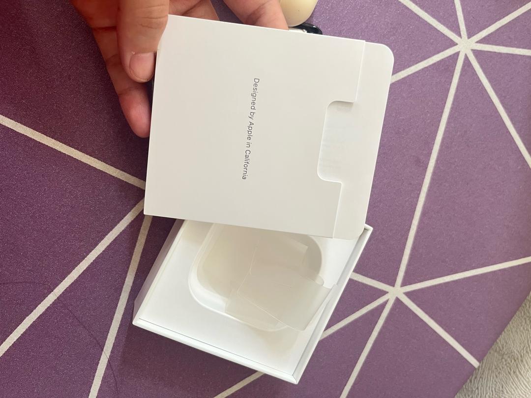 iPhone AirPods — фото 2