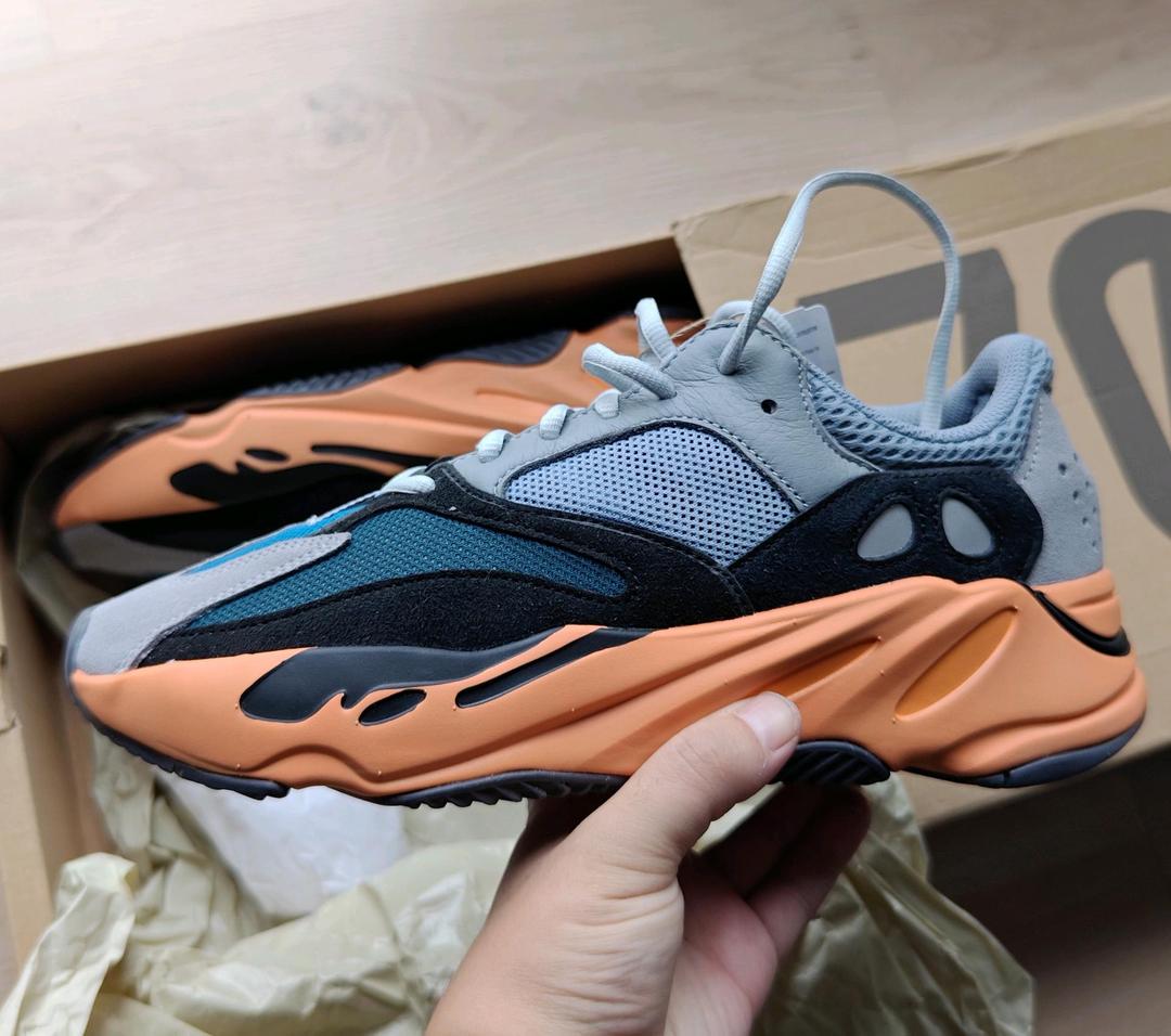 Adidas Adidas Yeezy 700 boost , wash Orange,  оригинал 41.5 — фото 2