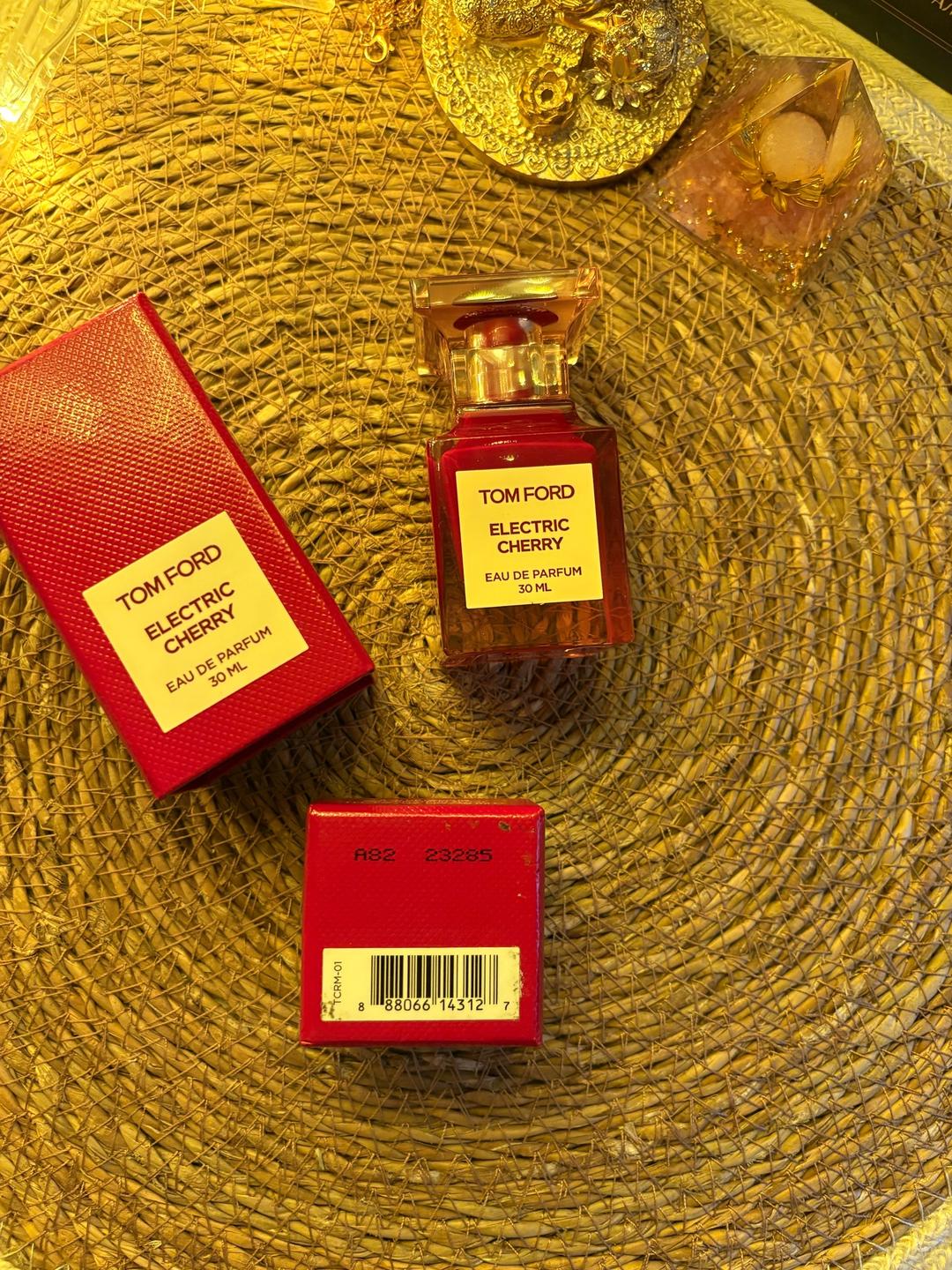 Tom Ford Tom ford Electric Cherry — фото 2