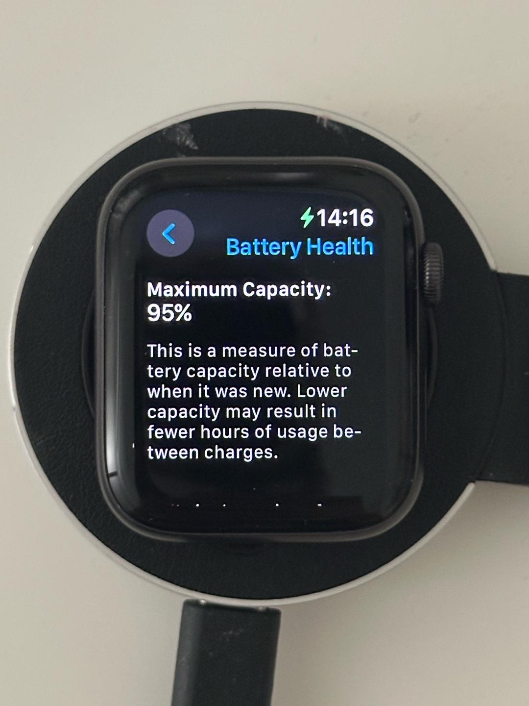 Apple Смарт-часы Apple Watch SE (1st generation), 44mm — фото 2