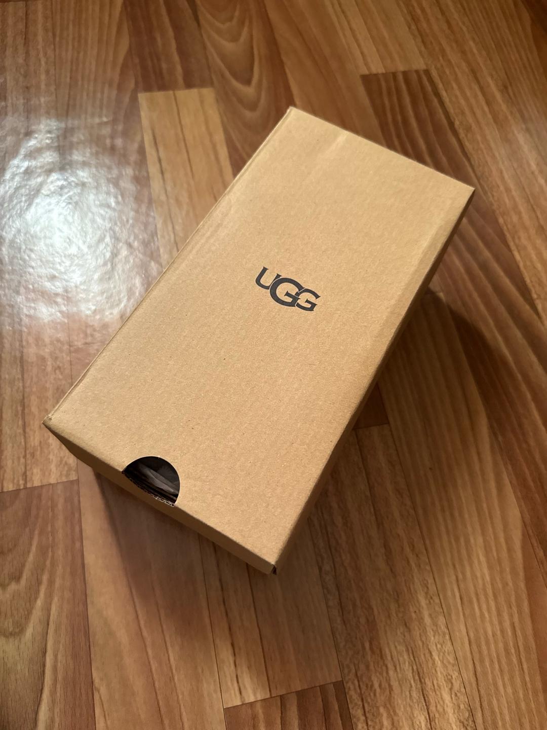 UGG Коричневые сандалии UGG — фото 2