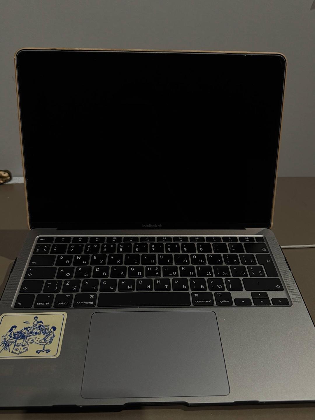 Apple Macbook Air 2020 года — фото 2