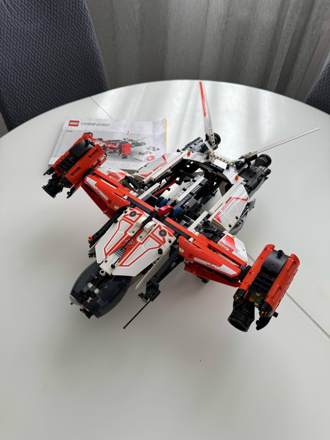 Lego LEGO Technic 42181 VTOL Cargo Plane — фото 2