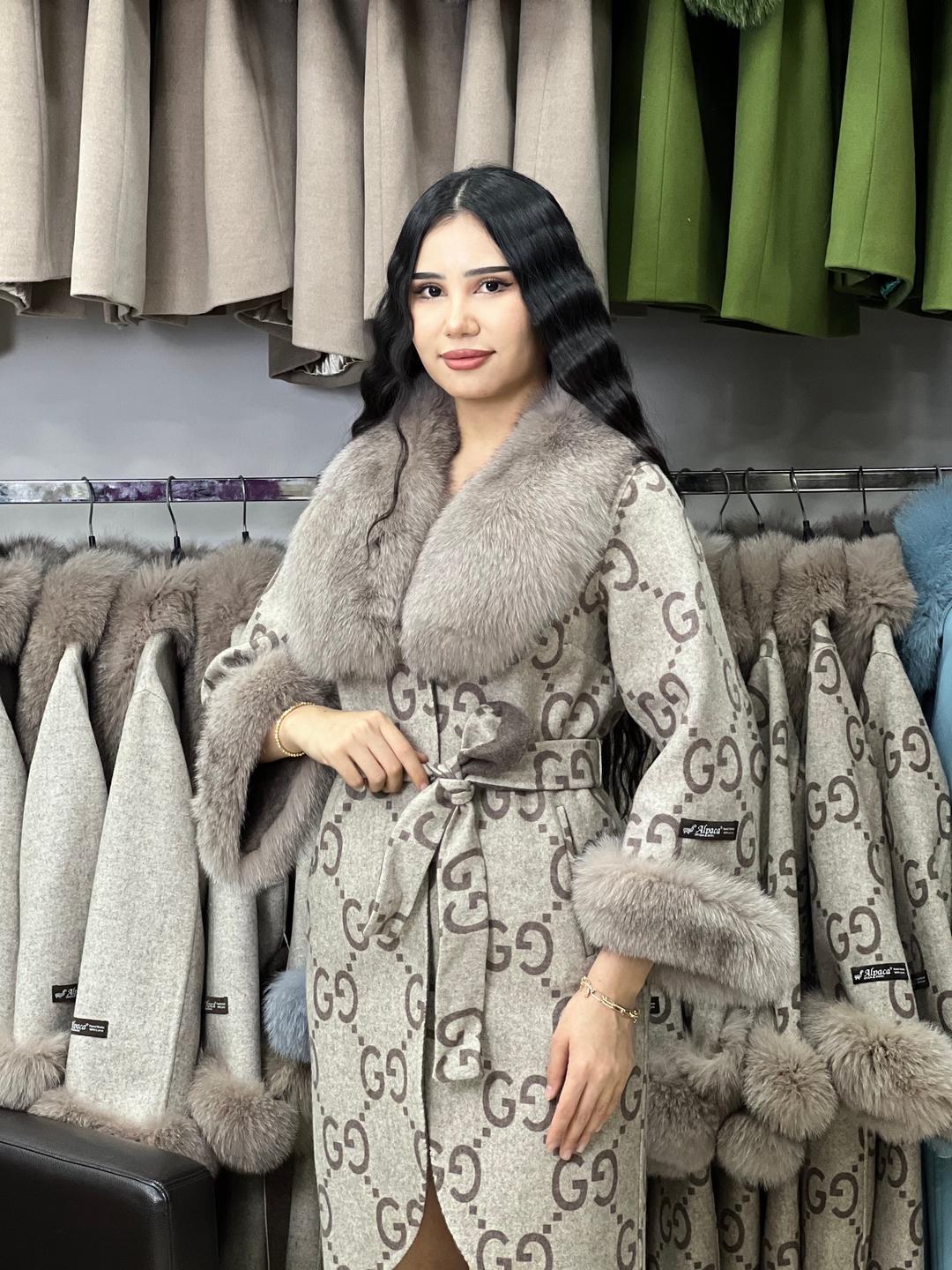 Нет бренда Женское пальто из альпаки с натуральным лисьим мехом (стандартный крой) — фото 2