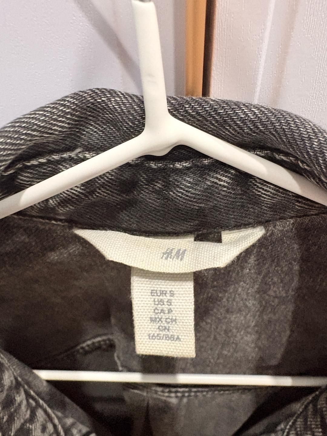 H&M Рубашка серая джинсовая — фото 2