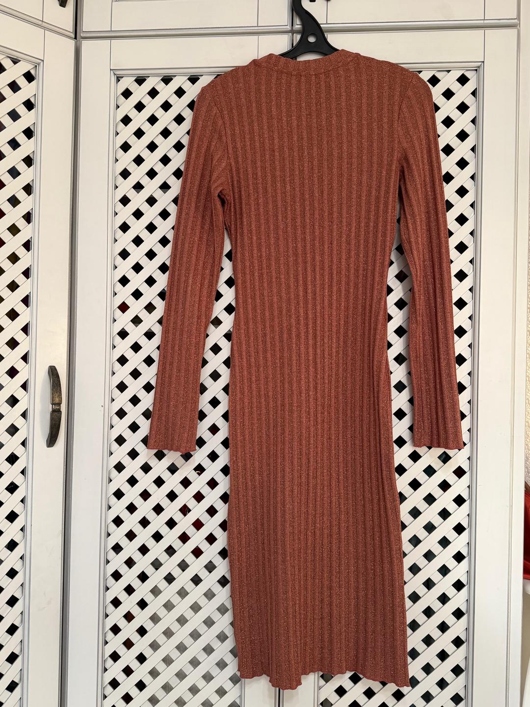 H&M Коралловое платье — фото 2