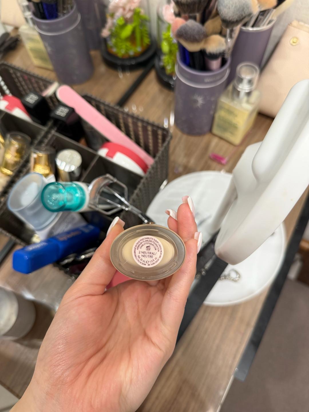 Charlotte Tilbury Тональный крем Charlotte Tilbury Airbrush Flawless Foundation — фото 2