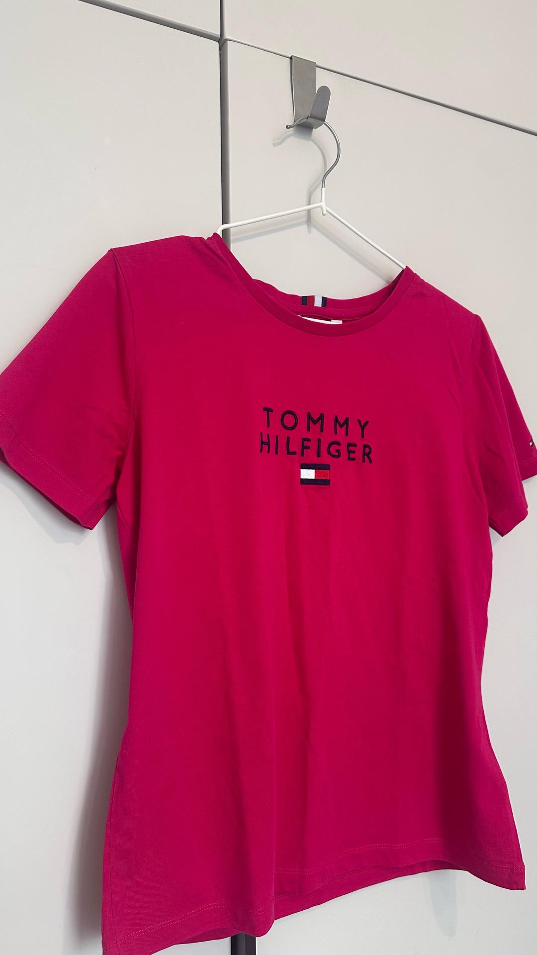 Tommy Hilfiger Малиновая футболка Tommy Hilfiger — фото 2