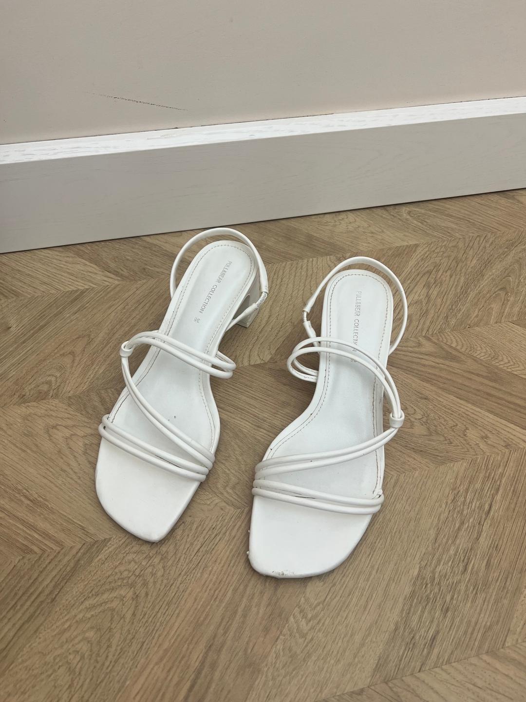 Bershka Продаю Bershka босоножки — фото 2