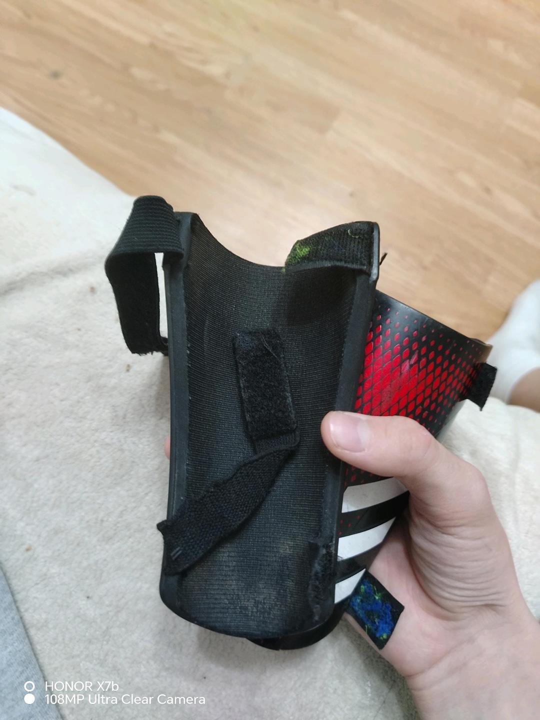 Adidas Щитки адидас — фото 2