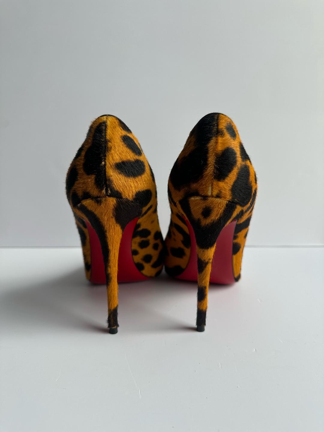 Christian Louboutin Шикарные лодочки Christian Louboutin — фото 2