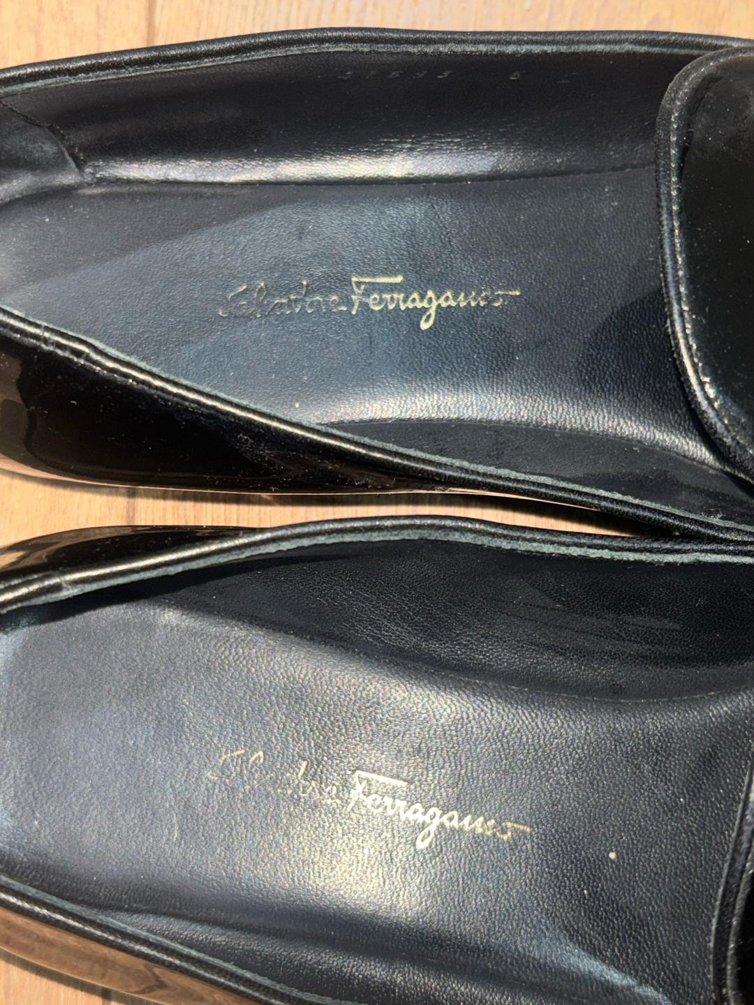 Salvatore Ferragamo Черные лофферы Salvatore Ferragamo — фото 2