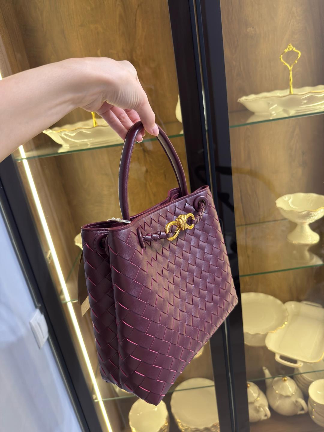 Bottega Veneta Сумка из натуральной кожи в цвете бургунди — фото 2