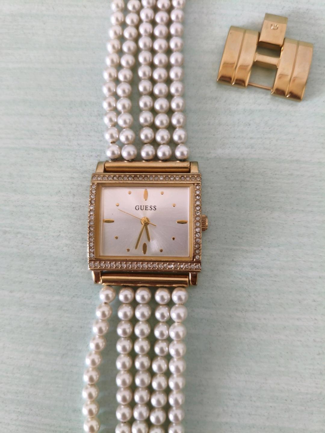 GUESS Винтажный часы американского бренда Guess I11026L1 с жемчугом — фото 2