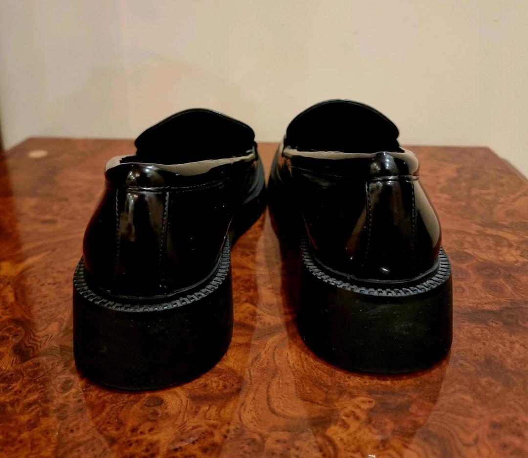 Zara Черные кожаные туфли Zara 40 размера — фото 2