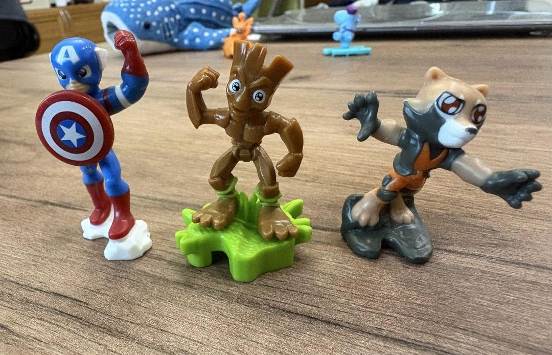 kinder Комплект из 3х киндер игрушки Марвел фигурки стражи галактики капитан Америка — фото 2