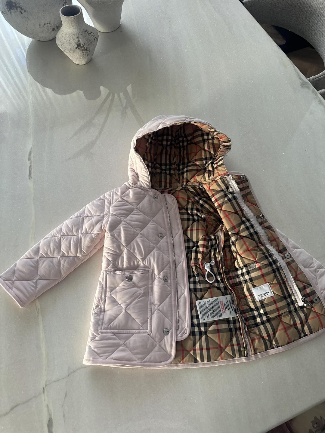 Burberry Куртка Burberry для девочки — фото 2