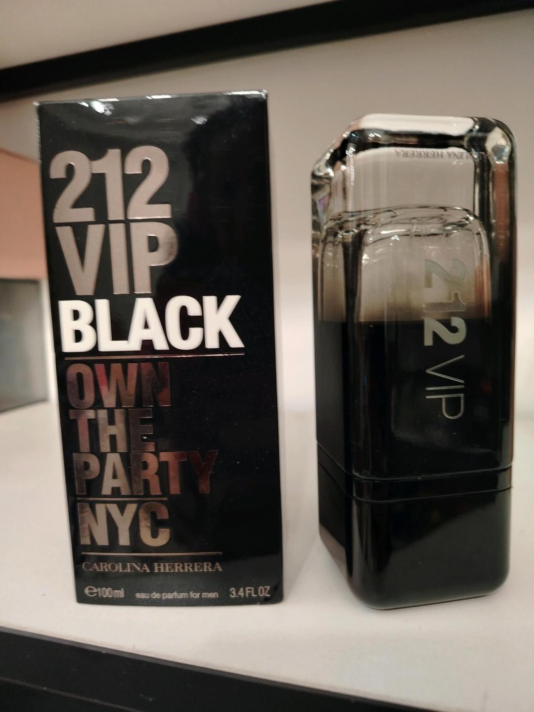 Carolina Herrera мужская парфюмерная вода 212 VIP — фото 2