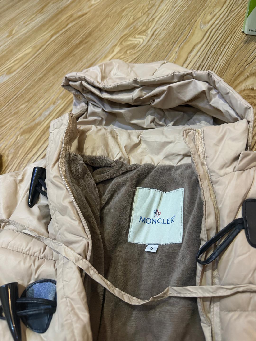 Moncler Продам зимний комбинезон — фото 2