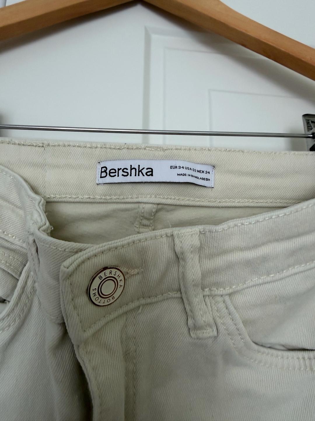 Bershka Белые джинсы — фото 2