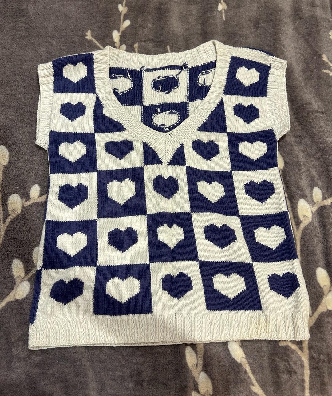 Handmade (ручная работа) Вязаная жилетка с принтом сердец — фото 2