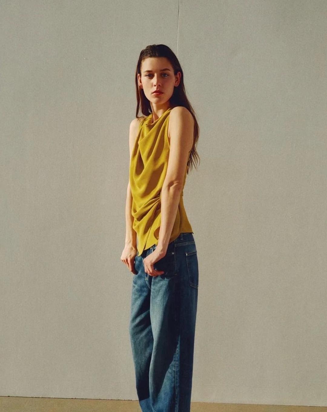 Zara ✨🌿 ТОТ САМЫЙ ОЛИВКОВЫЙ ТОП, КОТОРЫЙ ВЗРЫВАЕТ ЛЕНТУ 🤍 | ZARA ✨ — фото 2