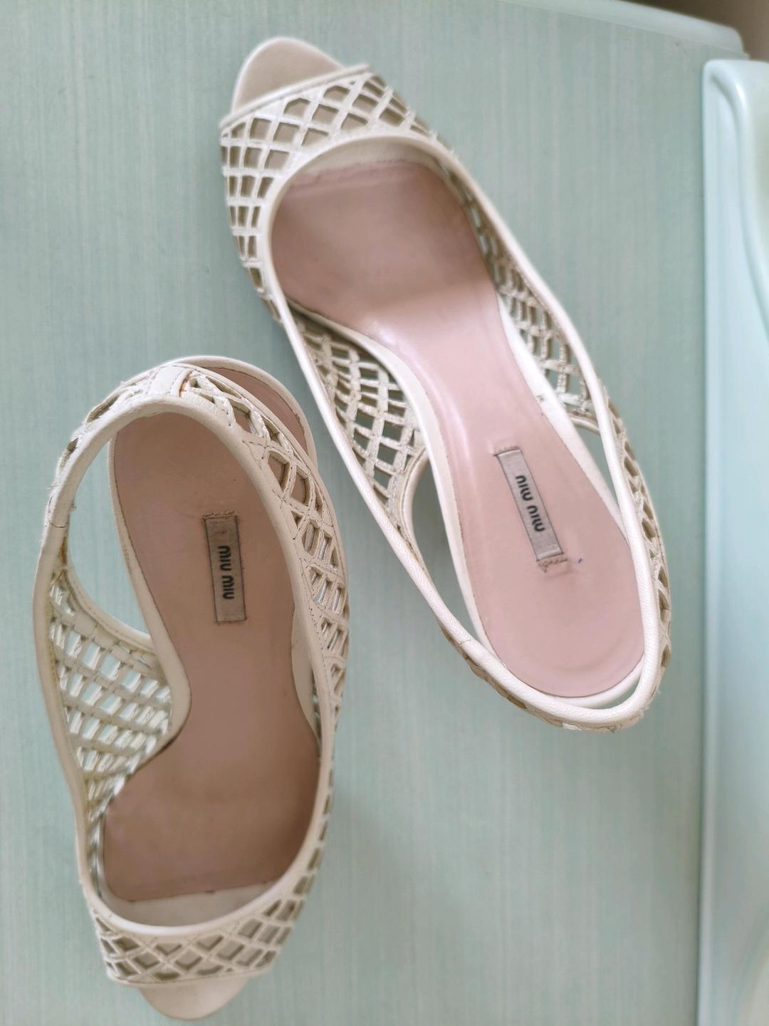 Miu Miu Нарядные босоножки от Miu Miu подиумной коллекции Cutout Mesh Slingback — фото 2