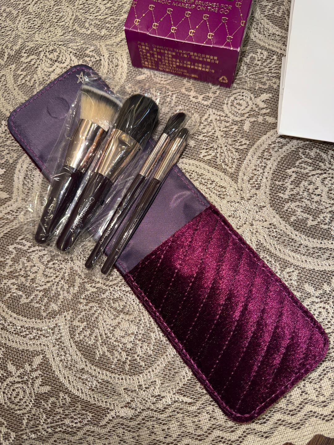 Charlotte Tilbury Мини набор кисточек Charlotte Tilbury оригинал — фото 2
