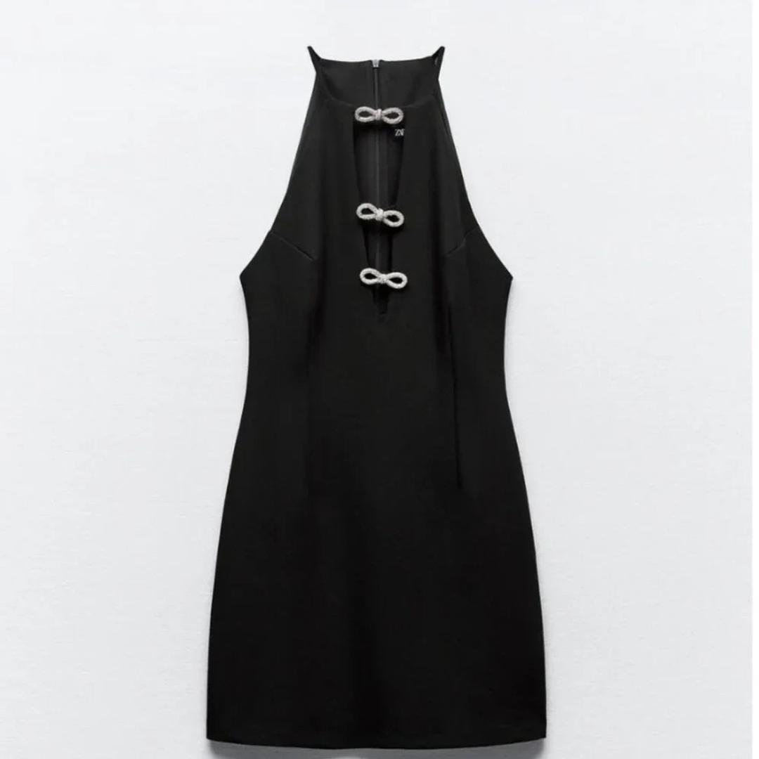 Zara Черное мини-платье ZARA с декоративными бантами — фото 2